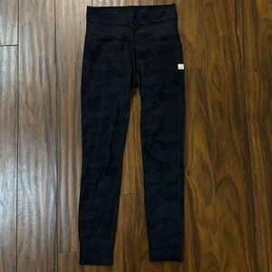 Vuori Black Camo Daily Leggings